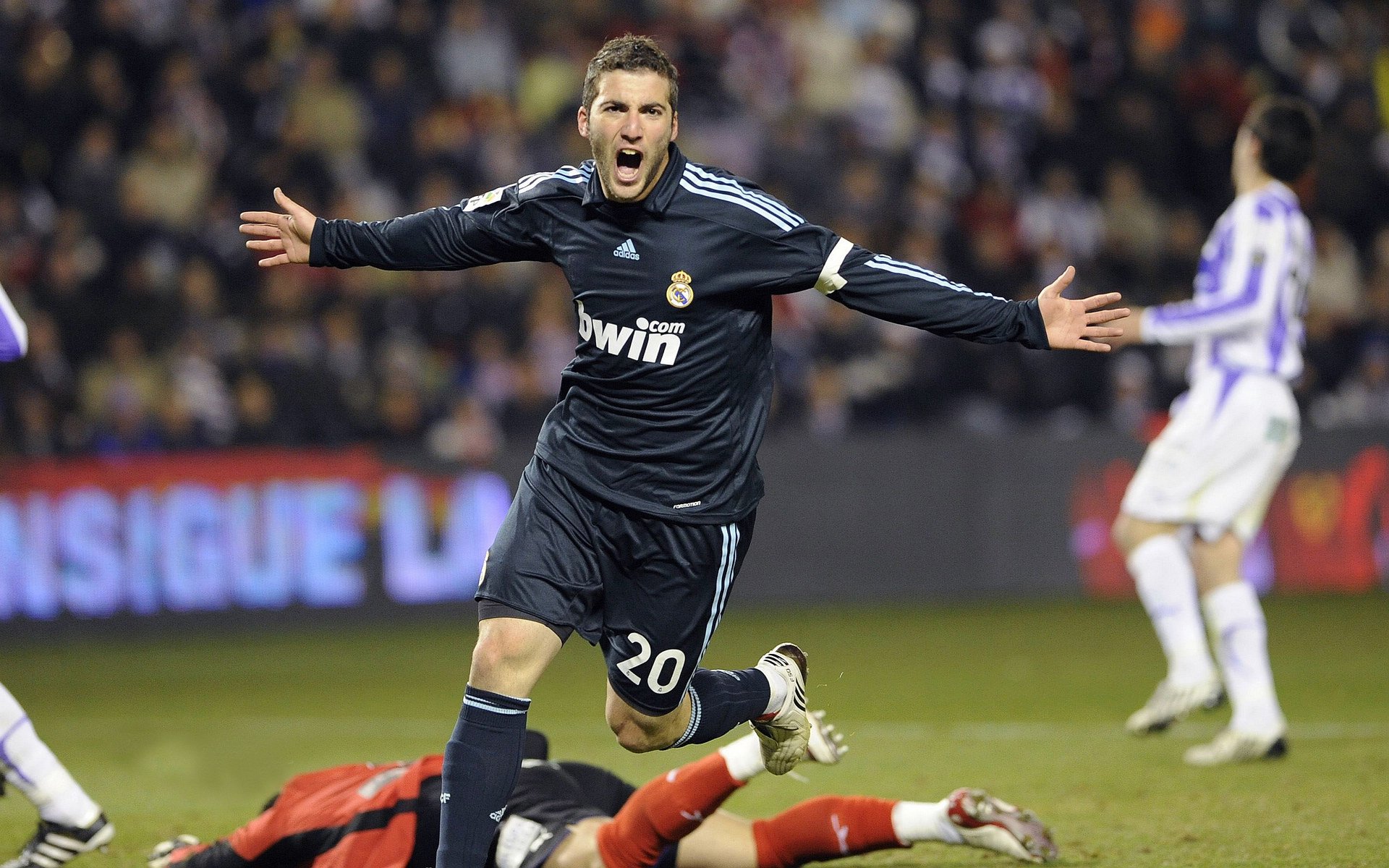 美因茨主打团队协作赢得比赛主导权，美因茨俱乐部官网